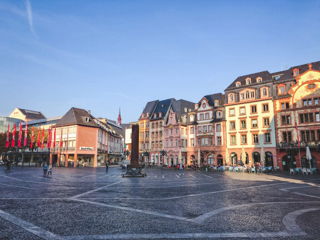 Try to get to the marketplace for the Saturday morning market during your 1 weekend in Mainz