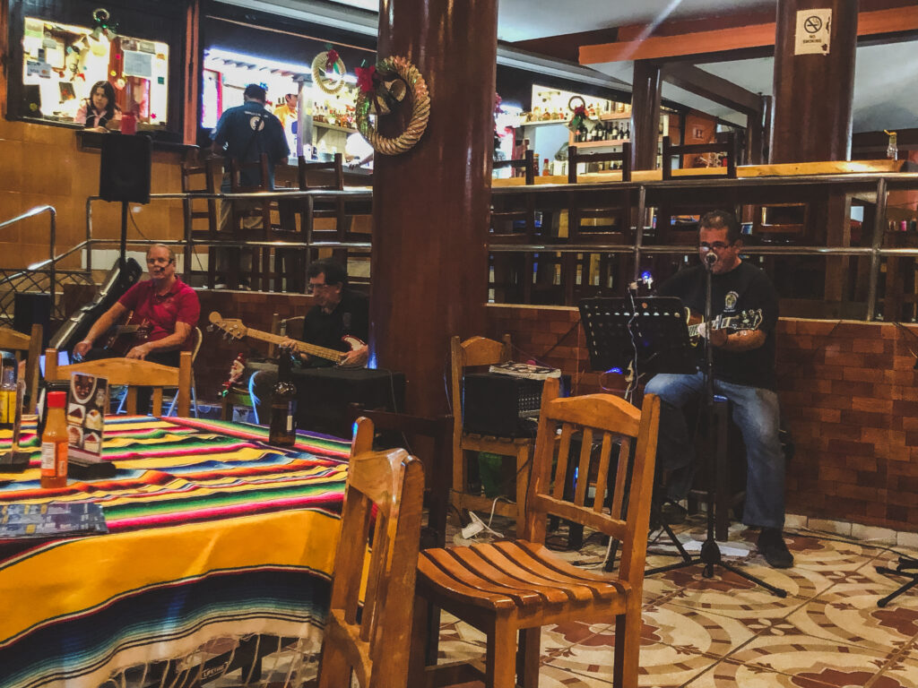 Live music at Mr. Lionso in Playa Brujas