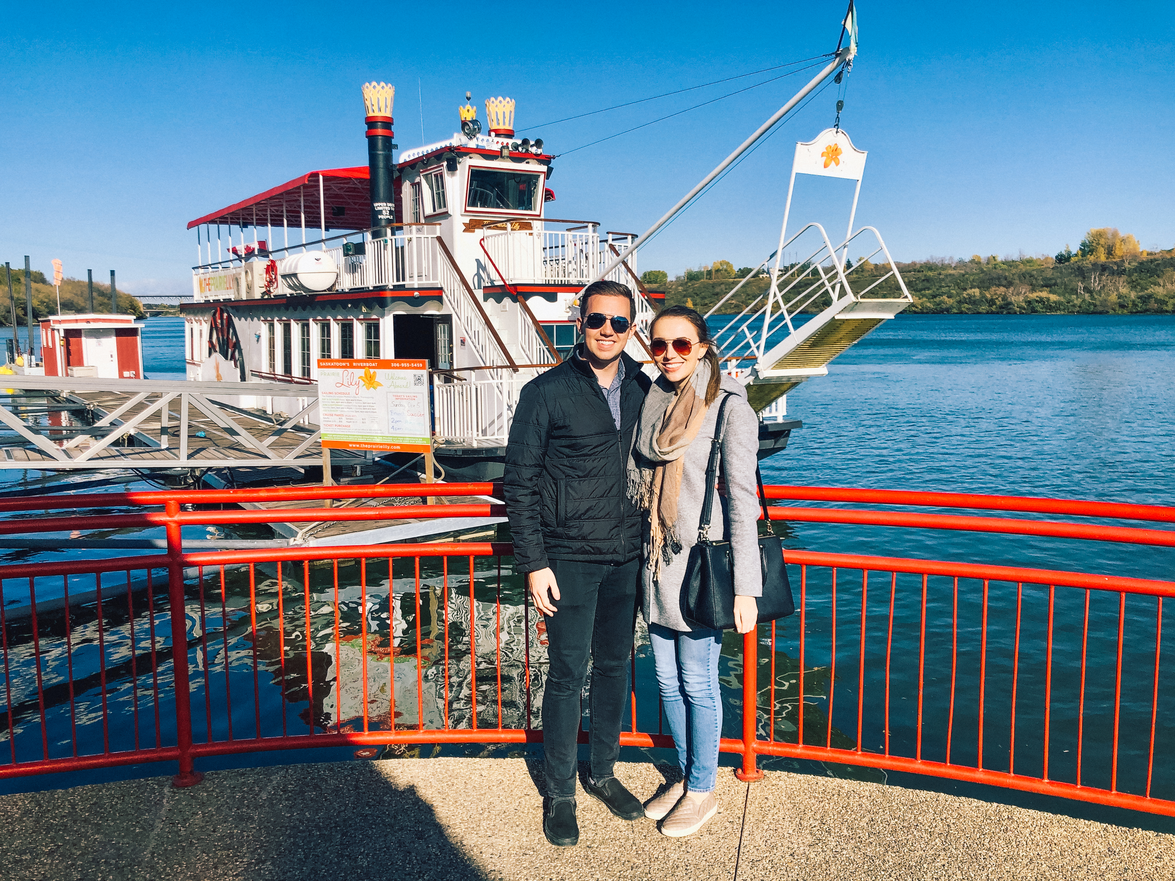 Sightseeing cruise down the South Saskatchewan River