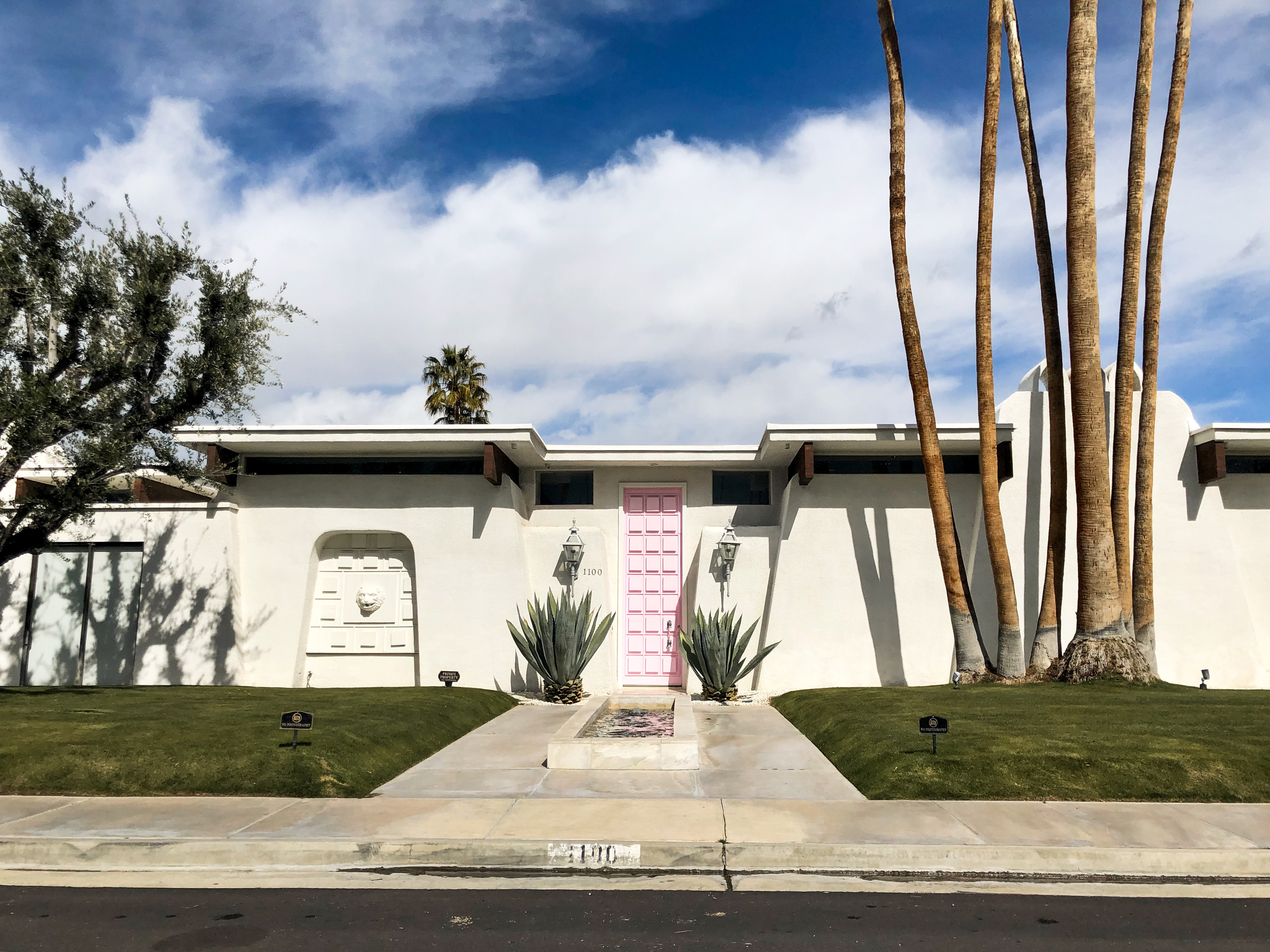 Mid-century modern house in Palm Springs, California